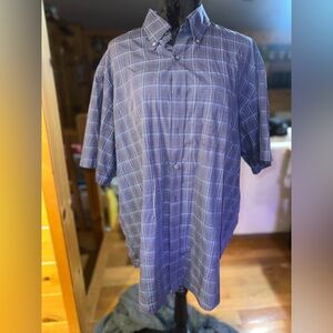 Van Heusen Men's Blue Checkered Button Down Shirt